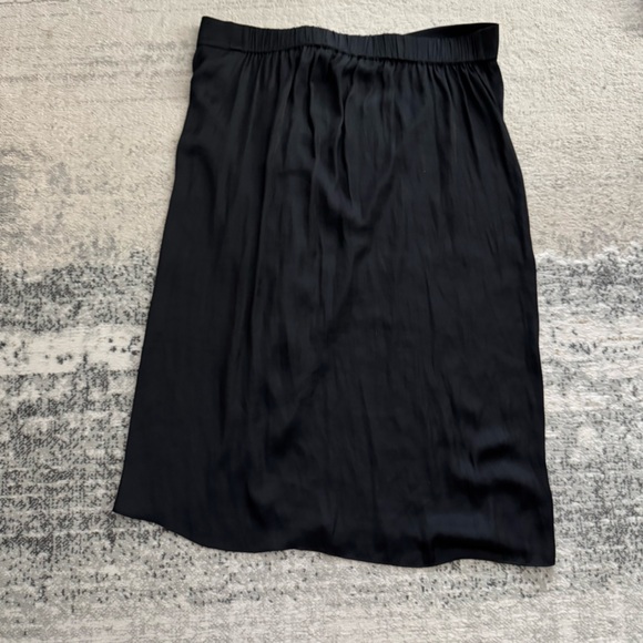 Like 🆕 Zadig & Voltaire black satiny ruched detail black skirt - Picture 3 of 9